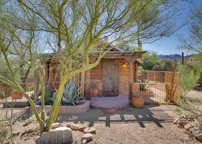 Unwind Poolside, Scenic Sonoran Desert Retreat!