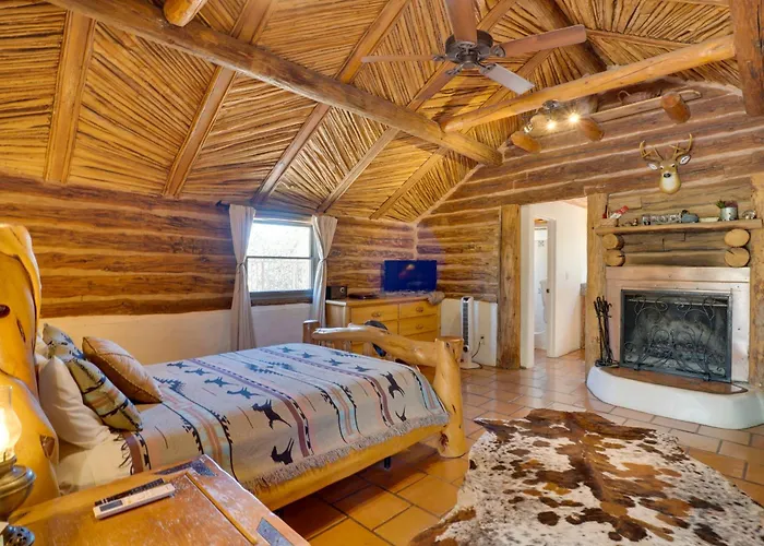 Unwind Poolside, Scenic Sonoran Desert Retreat! Apartment *
