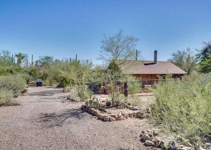 Apartment Unwind Poolside, Scenic Sonoran Desert Retreat! *