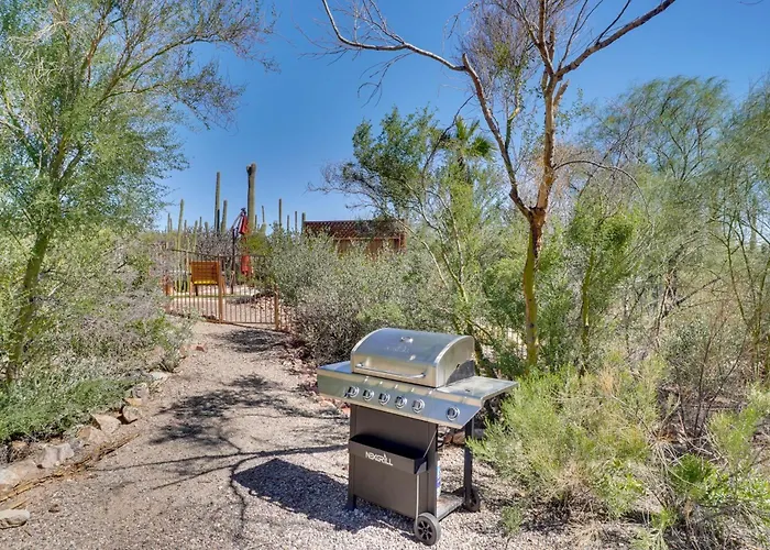 Apartment Unwind Poolside, Scenic Sonoran Desert Retreat!