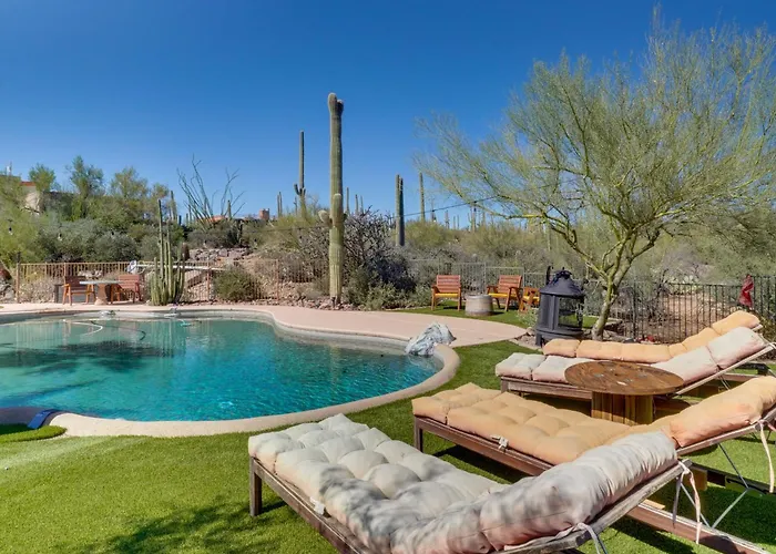 Unwind Poolside, Scenic Sonoran Desert Retreat!